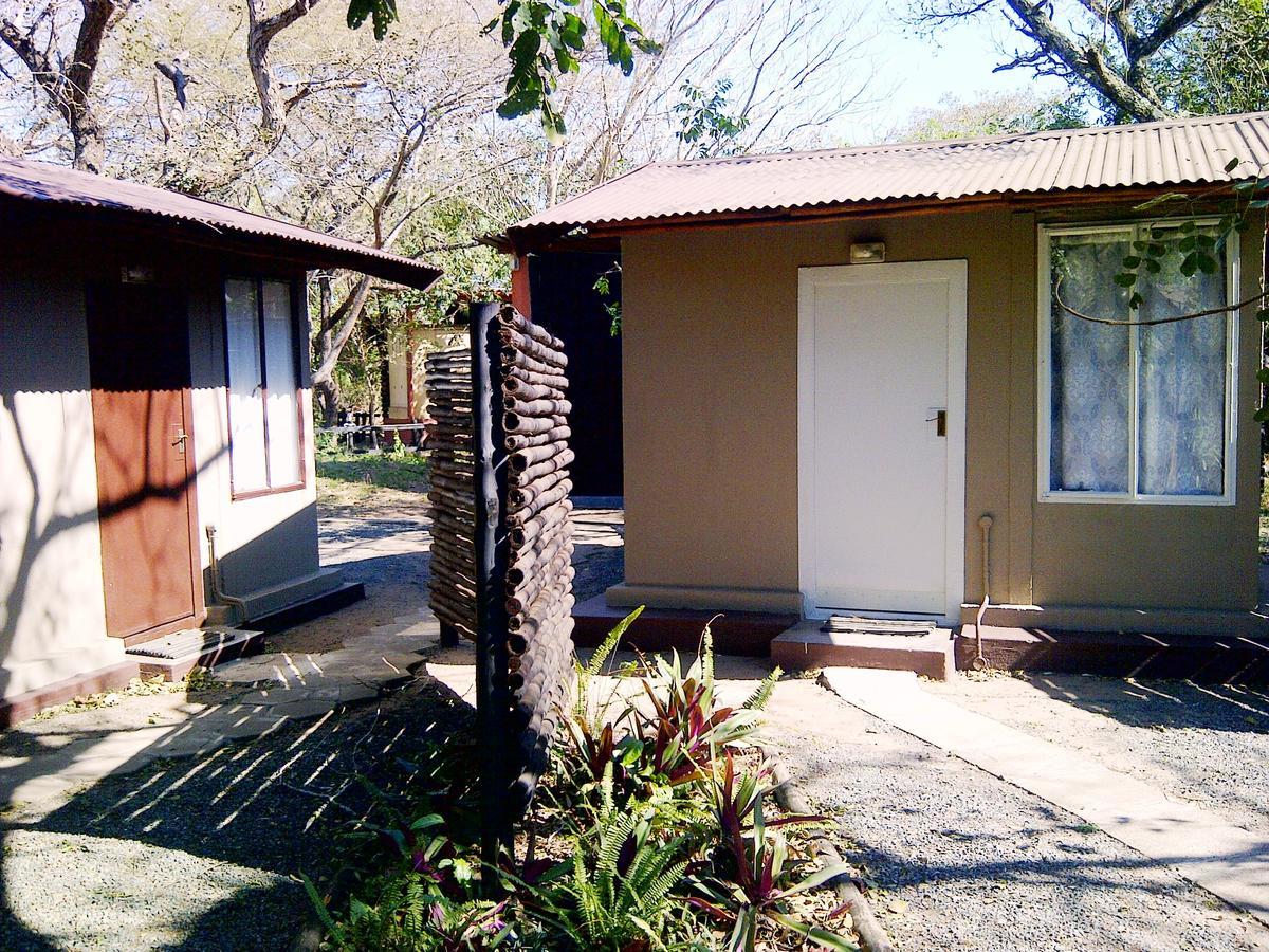 Isinkwe Bush Camp Villa Hluhluwe Buitenkant foto